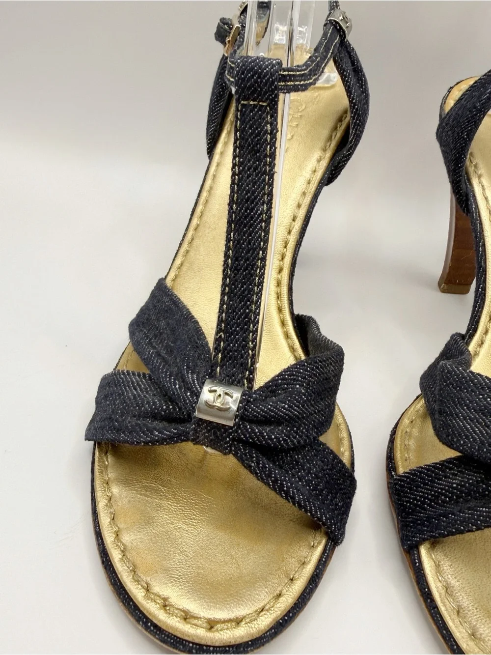 CHANEL Y2K Denim T-Strap  Sandals Heels CC Logo Blue Denim Wood Heel authentic